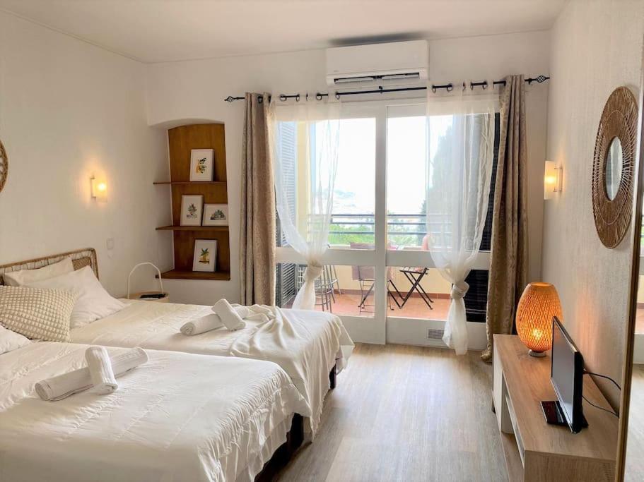 Studio With Great Sea View, Near The Beach, With Ac And Pools Αλμπουφέιρα Εξωτερικό φωτογραφία